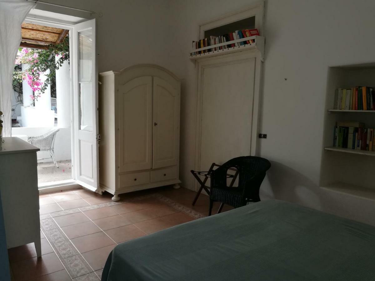 ストロンボリ Casa Carlotta Bed & Breakfast エクステリア 写真