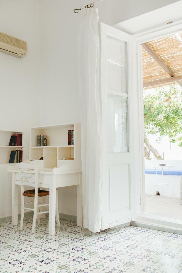 ストロンボリ Casa Carlotta Bed & Breakfast エクステリア 写真
