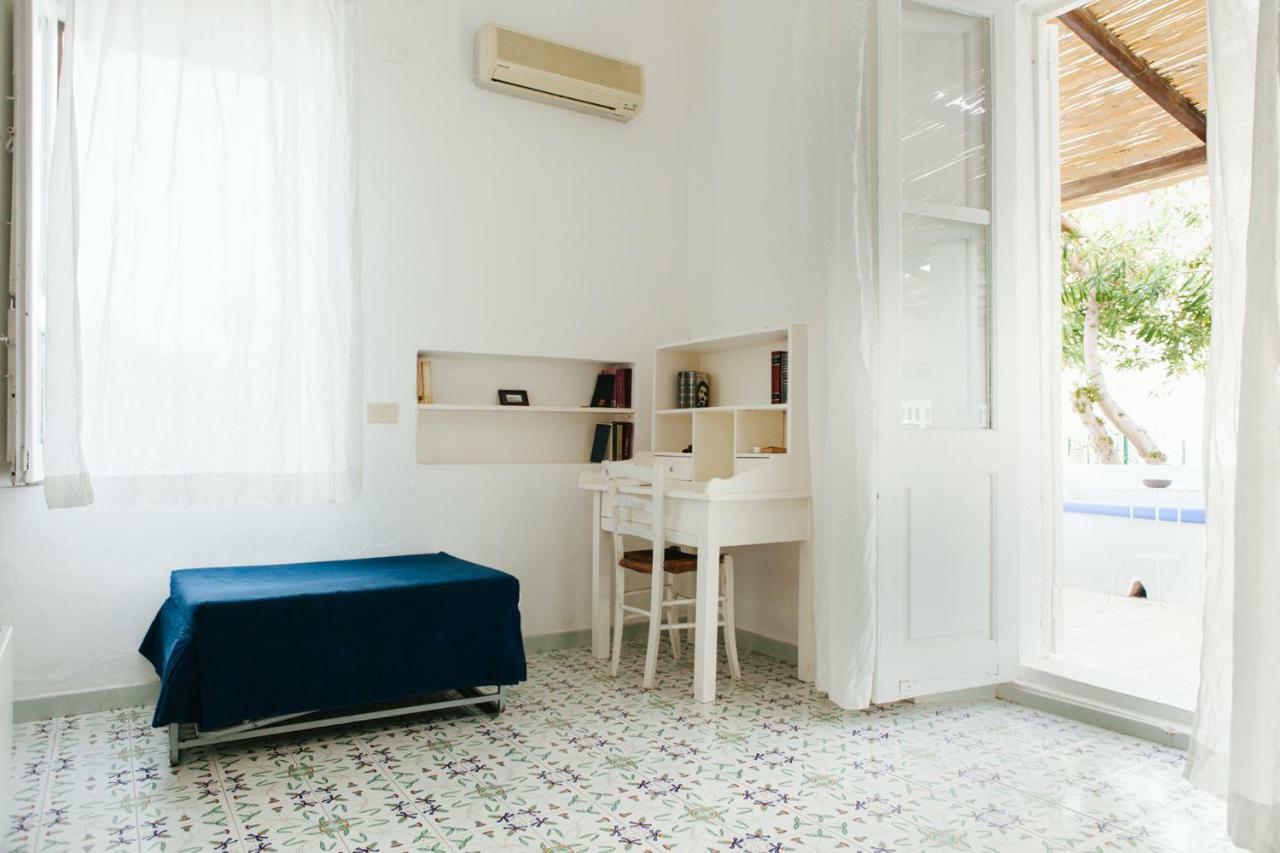 ストロンボリ Casa Carlotta Bed & Breakfast エクステリア 写真